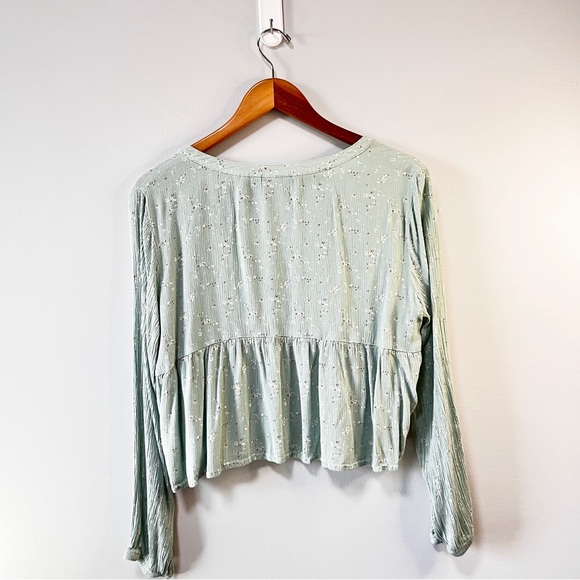 SO Flowy Crop Top - Picture 4 of 6